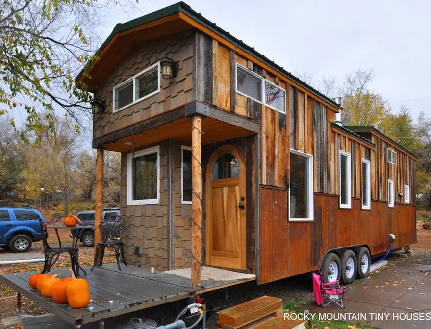 Vintage 3 Bedrooms Tiny House